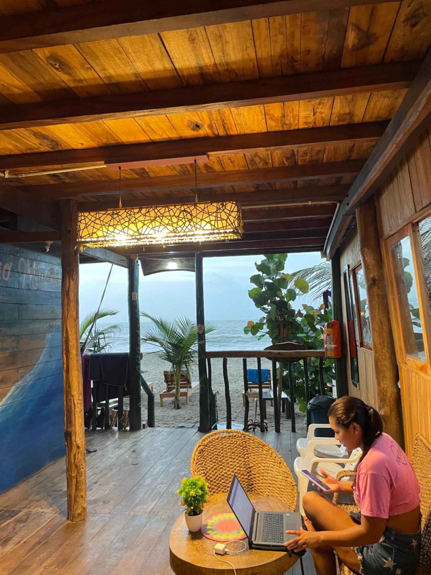 The Mompe Beach Hostal La Poza Ngoại thất bức ảnh